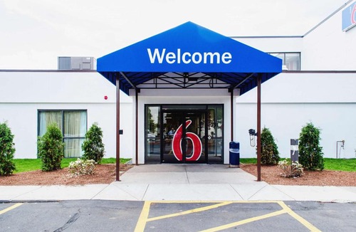 Brockton Hotel | Motel 6-Brockton, MA