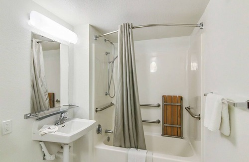 Buellton Hotel | Motel 6 Buellton, CA - Solvang Area