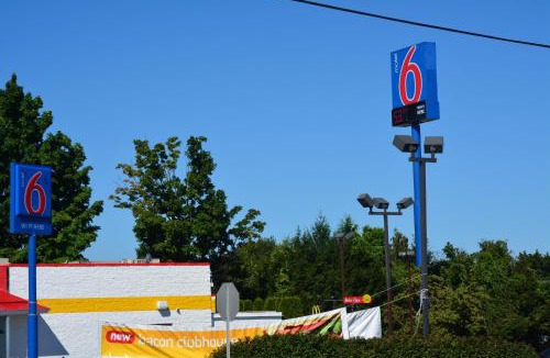 Chicopee Hotel | Motel 6-Chicopee, MA - Springfield