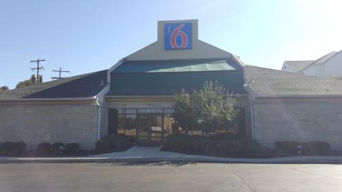 Columbus Hotel | Motel 6-Columbus, OH - OSU