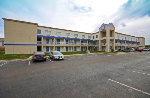 Columbus Hotel | Motel 6-Columbus, OH - West