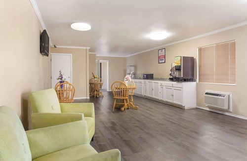 Concordia Hotel | Motel 6 Concordia, MO