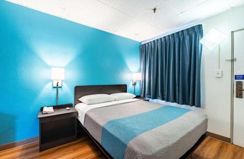 Elmsford Hotel | Motel 6-Elmsford, NY - White Plains