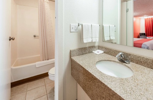 Mansfield Hotel | Motel 6 Mansfield, OH