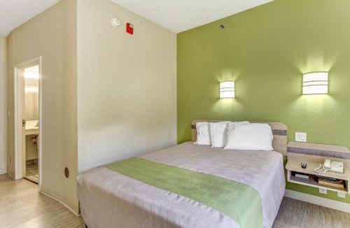 Medina Hotel | Motel 6-Medina, OH - Cleveland