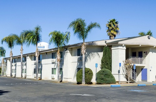Merced Hotel | Motel 6-Merced, CA