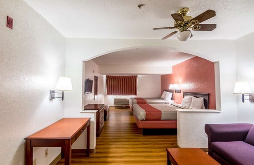 Central Oklahoma City Hotel | Motel 6 Oklahoma City, OK