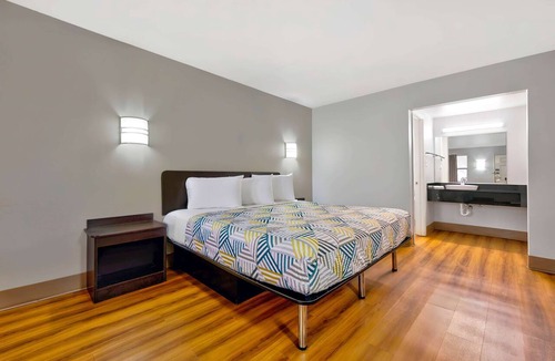Plano Hotel | Motel 6 Plano, TX - Plano Northeast