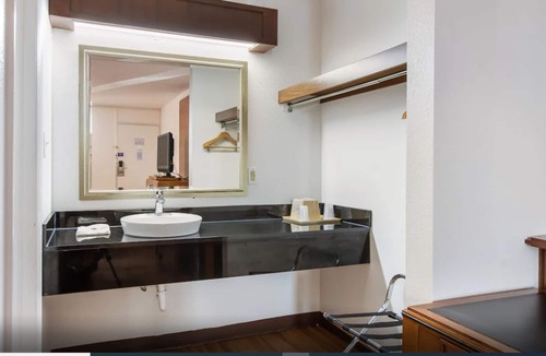 Van Buren Hotel | Motel 6 Van Buren, AR