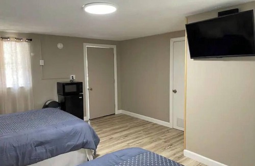 Gilbertsville Hotel | Motel at Kentucky Lake. The Cozy room.