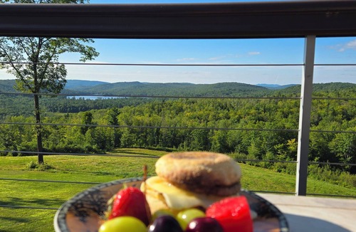 Stoneham Ski Chalet | Mountain Chalet w/Lake Access + Views, Fireplace Deck, Sleeps 8 Stoneham Me