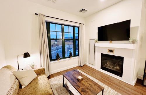 Vernon Apartment | Mountain Creek Resort at Appalachian Hotel - Pool & Hot Tub