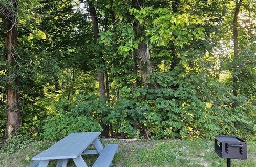 Mount Holly Springs Hotel | Mountain Creek Tavern