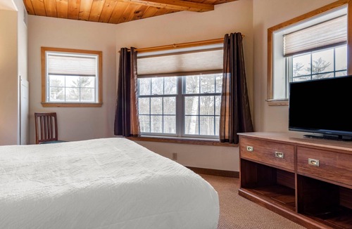 Mount Sunapee Resort | Mountain Edge Suites at Sunapee, an Ascend Collection Hotel