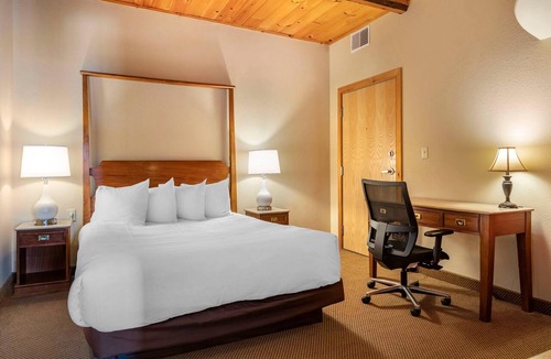 Mount Sunapee Resort | Mountain Edge Suites at Sunapee, an Ascend Collection Hotel