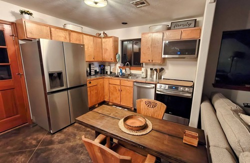 Medicine Park Cabin | Mountainside cabin in Medicine Park-stunning views-borders Ft. Sill-Sleeps 16.