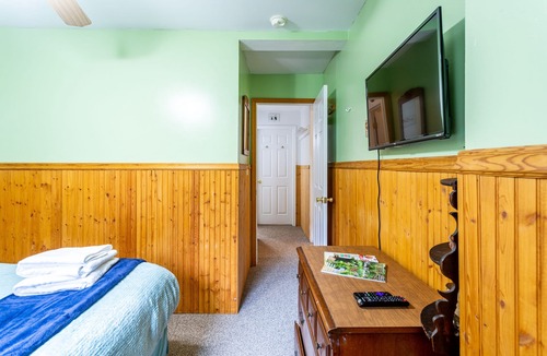 Hunter Condo | Mountainside Haven - walk to Hunter Mountain!