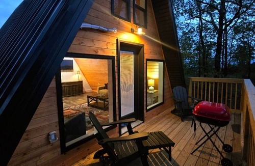 Bonnerdale Cabin | Mountaintop cabin 15 minutes from Hot Springs, AR - Perfect for a getaway