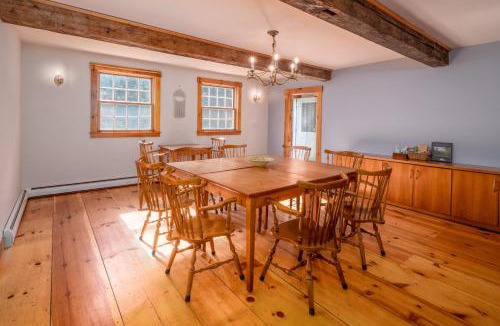 East Burke House | Mtn Views: Colonial Home on Kingdom Trails!