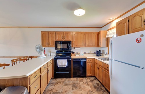 Newport Center Condo | Mtn Views & Pool Access: Lake Memphremagog Condo!