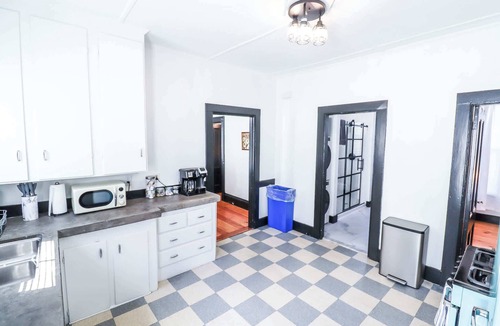 Munjoy Hill Apartment | Munjoy Hill 6 bed/2 ba | Walkable to everything!