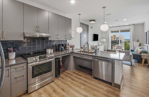 Rolling Mill Hill Condo | Muse | Contemporary condo in central location with rooftop lounge & central AC