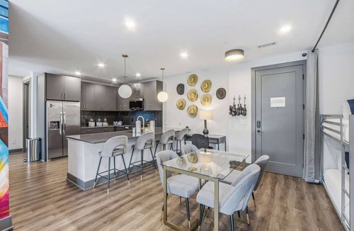Rolling Mill Hill Condo | Muse | Modern condo in great downtown location with balcony & rooftop lounge