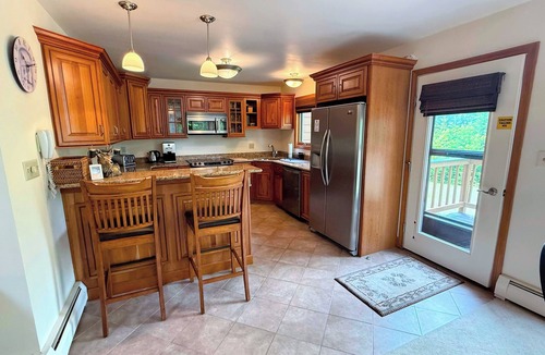 Carroll Condo | MWP23: Breathtaking views in Bretton Woods, pool passes, discounts!