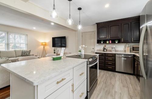 Nall Hills House | Nall Hills Gem! Great location & new interior!