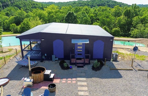 Creola Cabin | Nature Cabin Access to Swimming Hole Sauna 3 mi from Hocking Hills St Pk