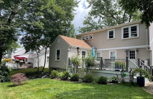 Westwood House | Nature Family Retreat/20 min from Boston and Gillette Stadium.