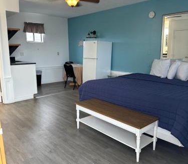 Hampton Hotel | Nautical Motel