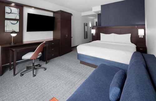 University Circle Hotel | Near Cleveland Clinic | Bistro + Free Shuttle