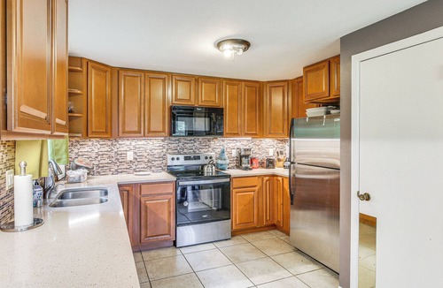 Northeast Anchorage Cottage | Near Downtown & Fishing: Anchorage Escape!