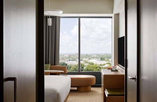 Lower Allston Hotel | Near Harvard Square | Fitness. Restaurant + Bar