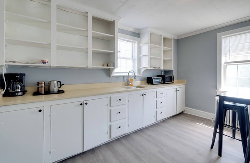 Hamilton Apartment | Near Loudoun Wine Trail: Apt w/Restaurant On-site