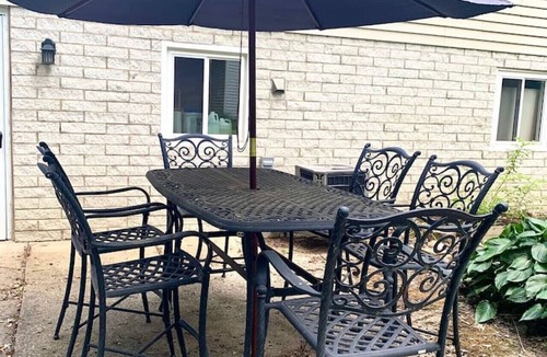 Akron Apartment | Near Portage lake,Pro Football HOF,Downtown Akron!