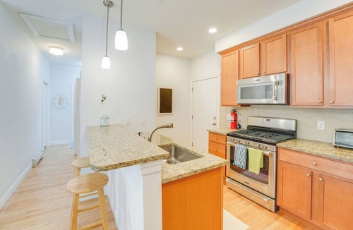 Back Cove House | Near Portland Trails: Walkable Apartment w/Deck