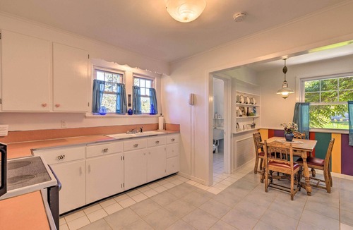 Cutchogue House | Near Wineries: Historic North Fork Farmhouse!
