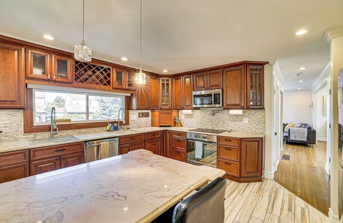 East Shore House | Near Yale & Lighthouse Point Beach: Home w/Pool!