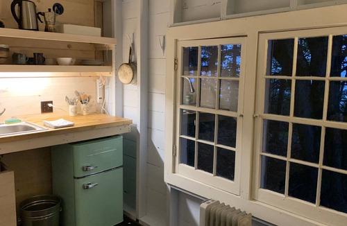 Phippsburg Apartment | Nest del Mar-Gorgeous Classic Maine Camp on the Ocean