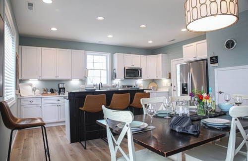 Cedar Neck House | NEW 3 BR/2.5BTH near Bethany Beach/home on stilts, open floor plan/1st FL Master