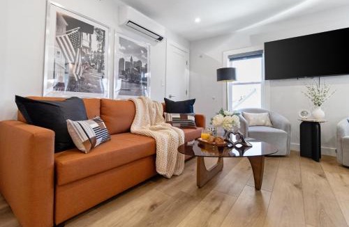 Ward Two House | NEW 9BR6Bth Parking MIT Harvard Boston Walk to T