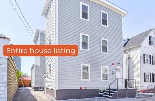 Ward Two House | NEW 9BR6Bth Parking MIT Harvard Boston Walk to T