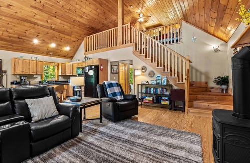 East Wakefield House | NEW Beautiful Lakefront Home on Belleau Lake! 500ft of Waterfront!