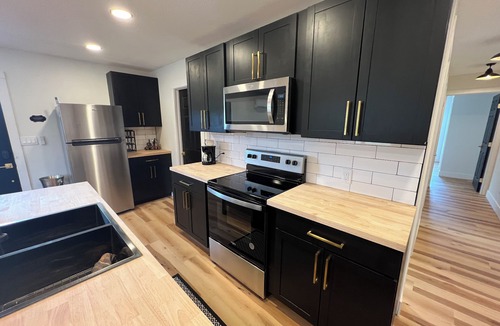 Teays Valley Apartment | New buildout in the heart of Teays Valley & Hurricane. Private and convenient.