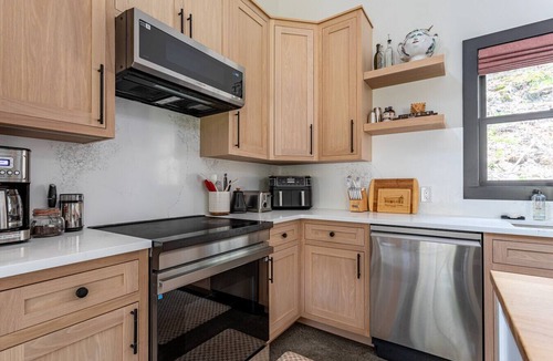 Pine Plains House | NEW: Chic Modern Barn Style Home in Fun Area
