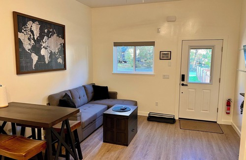 Downtown Skagway House | New Cozy & Modern 2-Bedroom Guesthouse in Charming Skagway
