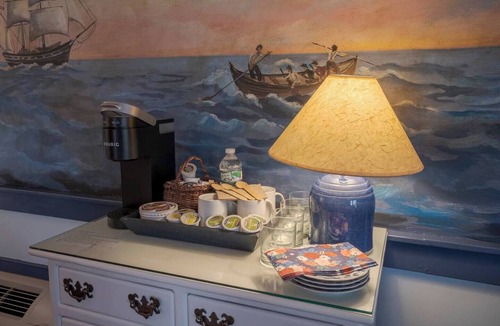 Stonington Apartment | New England Hospitality at the Carriage House Mystic Vacation Rentals LLC