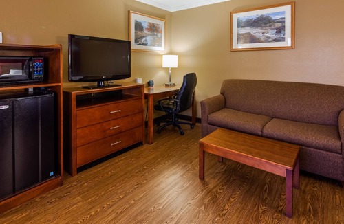 Bennington Hotel | New Englander Inn Bennington